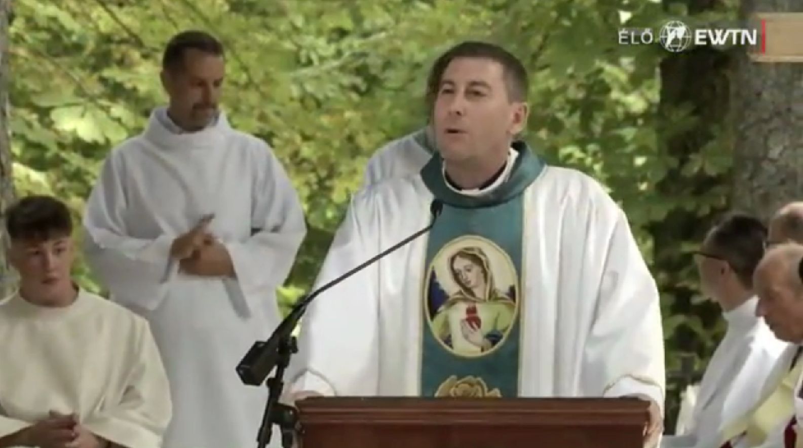 Simon Dávid atya az Eucharisztiáról